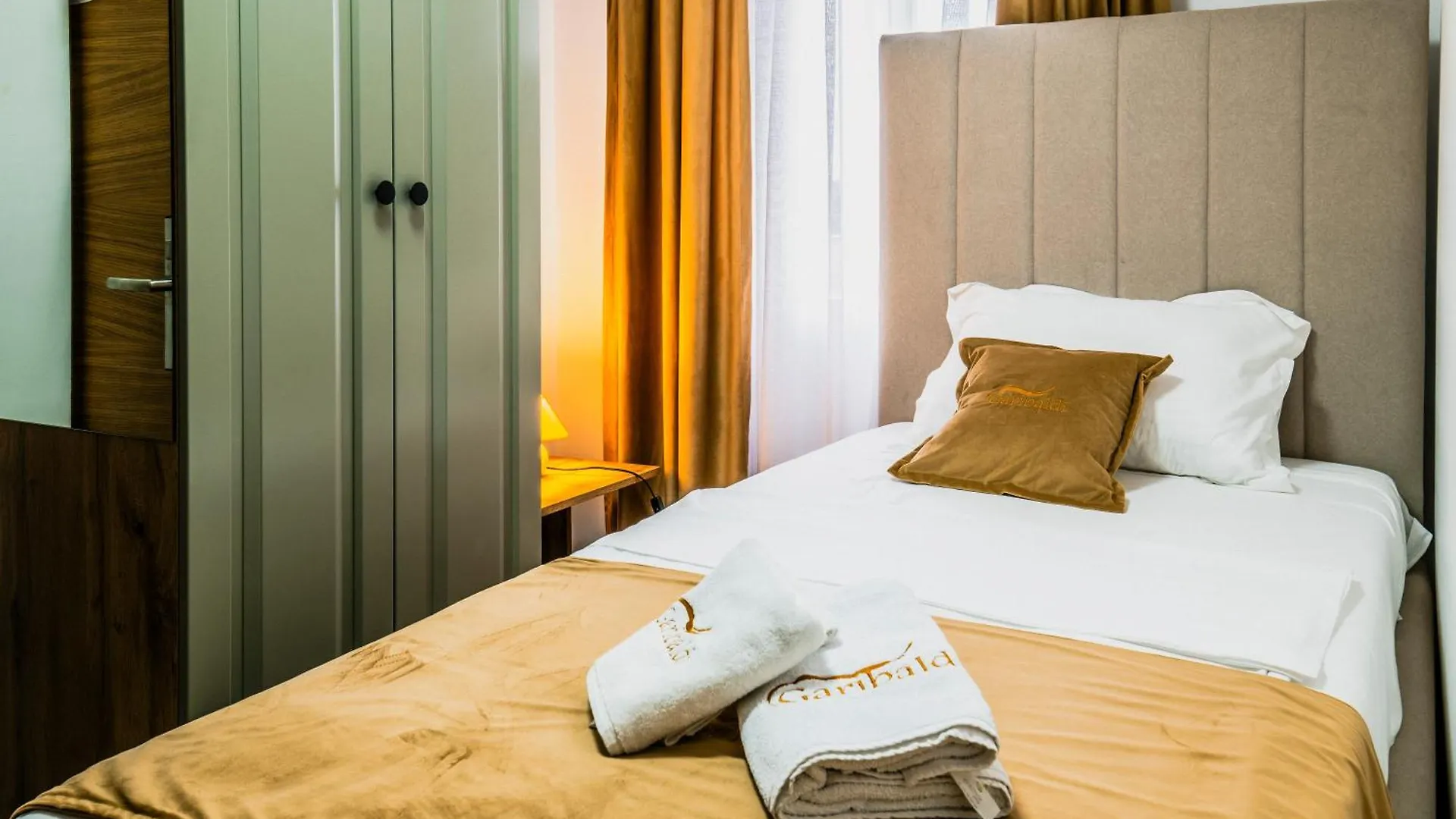 Casa Garibaldi - Rooms With Private Bathrooms Petrovija