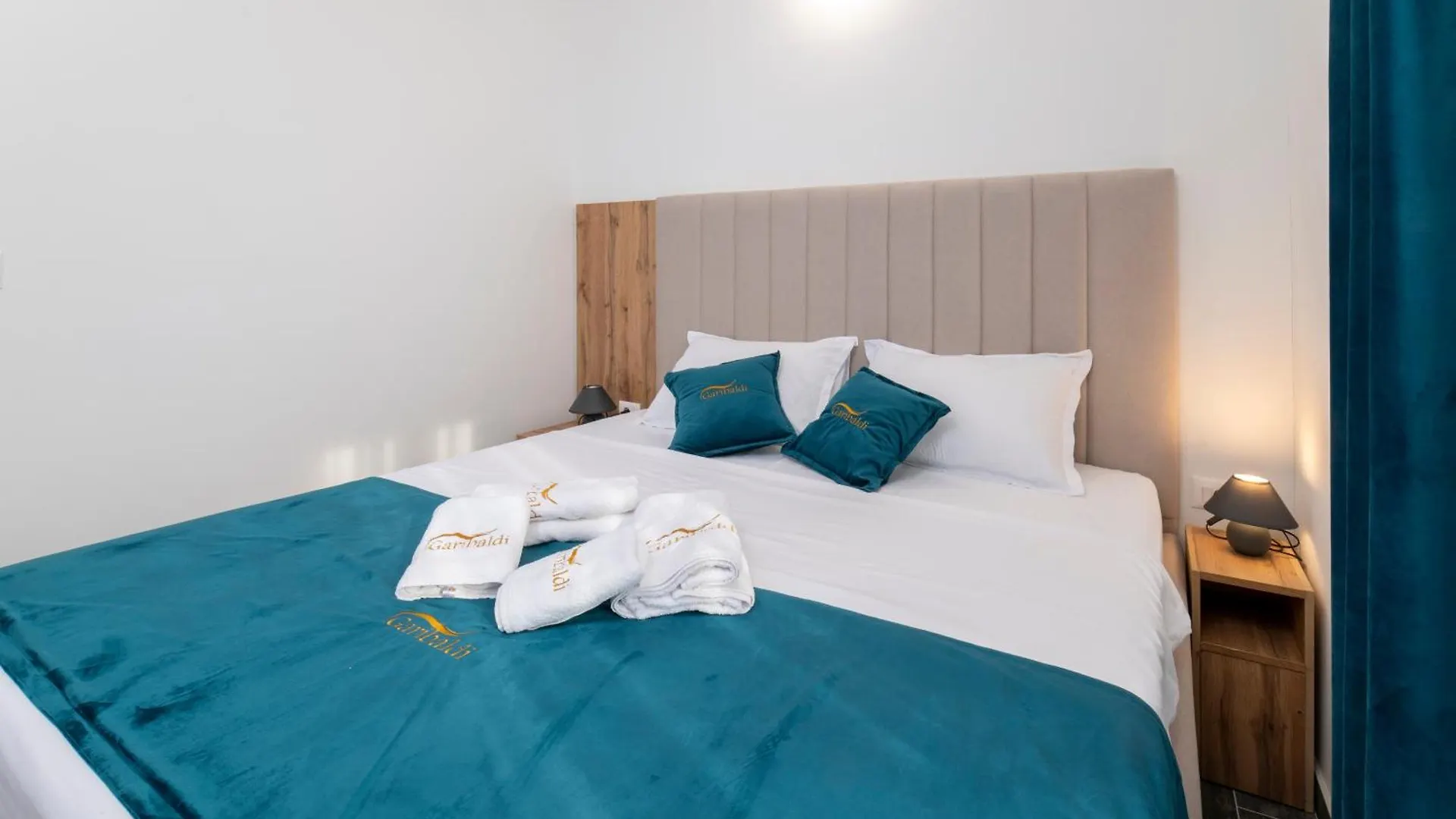 Casa Garibaldi - Rooms With Private Bathrooms Petrovija