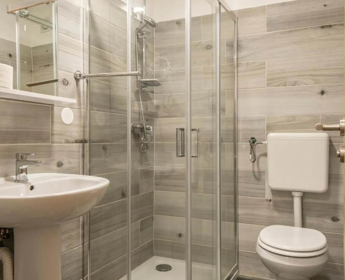 Casa Garibaldi - Rooms With Private Bathrooms Petrovija 0*,  克罗地亚