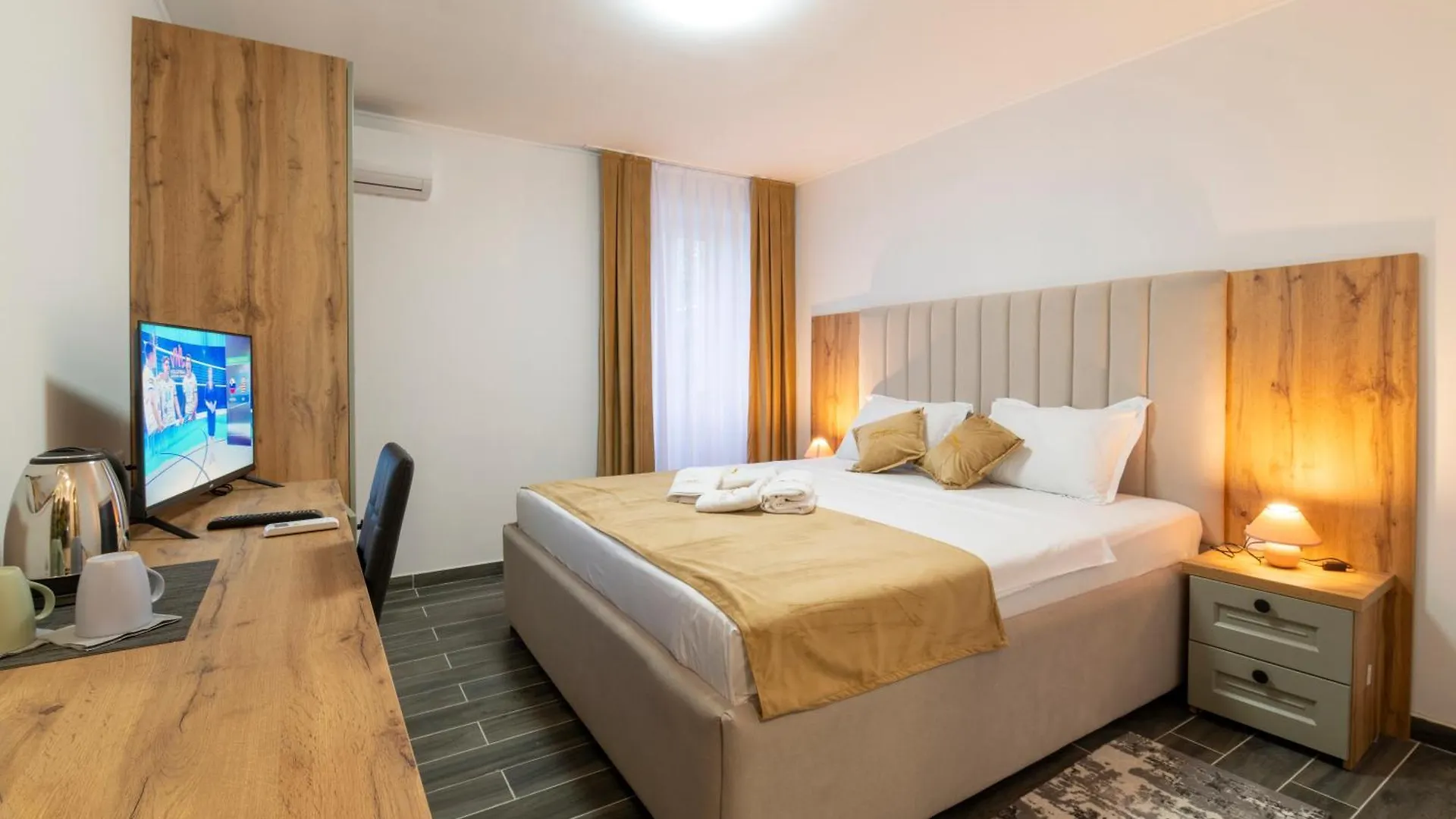 Casa Garibaldi - Rooms With Private Bathrooms Petrovija